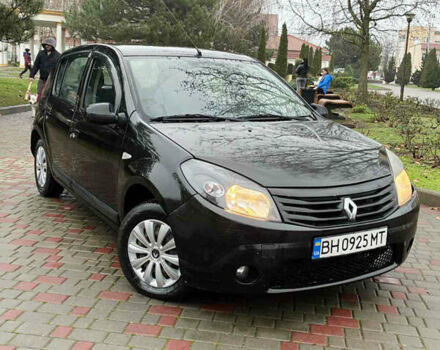 Черный Рено Сандеро, объемом двигателя 1.4 л и пробегом 355 тыс. км за 3200 $, фото 1 на Automoto.ua