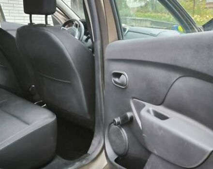 Коричневый Рено Сандеро, объемом двигателя 1 л и пробегом 95 тыс. км за 8500 $, фото 10 на Automoto.ua