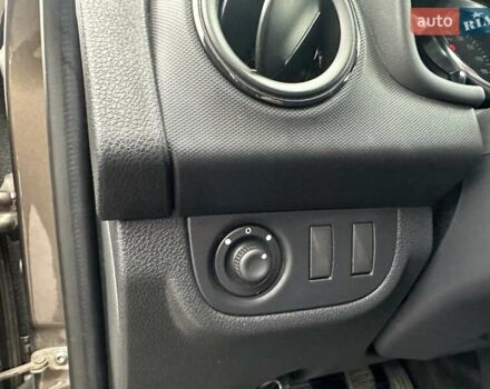 Коричневый Рено Сандеро, объемом двигателя 1 л и пробегом 97 тыс. км за 7950 $, фото 14 на Automoto.ua