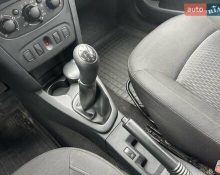 Коричневый Рено Сандеро, объемом двигателя 1 л и пробегом 97 тыс. км за 7950 $, фото 21 на Automoto.ua