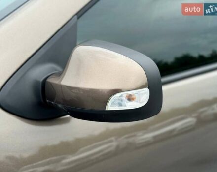 Коричневий Рено Сандеро, об'ємом двигуна 1 л та пробігом 105 тис. км за 8698 $, фото 5 на Automoto.ua