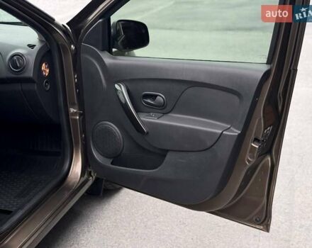 Коричневий Рено Сандеро, об'ємом двигуна 1 л та пробігом 105 тис. км за 8698 $, фото 30 на Automoto.ua