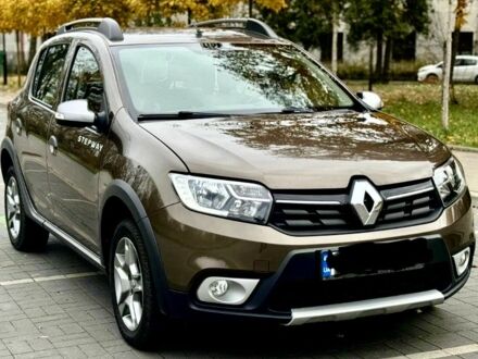 Коричневый Рено Сандеро, объемом двигателя 0 л и пробегом 78 тыс. км за 10999 $, фото 1 на Automoto.ua