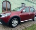 Красный Рено Сандеро, объемом двигателя 1.6 л и пробегом 177 тыс. км за 5500 $, фото 2 на Automoto.ua