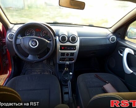 Красный Рено Сандеро, объемом двигателя 1.6 л и пробегом 250 тыс. км за 4800 $, фото 1 на Automoto.ua