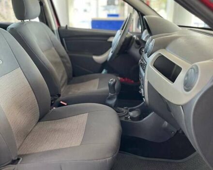 Красный Рено Сандеро, объемом двигателя 1.39 л и пробегом 97 тыс. км за 6199 $, фото 7 на Automoto.ua