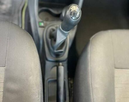 Красный Рено Сандеро, объемом двигателя 1.39 л и пробегом 97 тыс. км за 6199 $, фото 12 на Automoto.ua