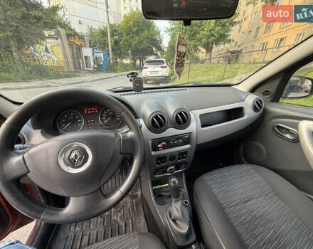 Рено Сандеро 2011 в Львове на Automoto.ua Красный Рено Сандеро, объемом двигателя 1.39 л и пробегом 252 тыс. км за 3700 $, фото 9 на Automoto.ua