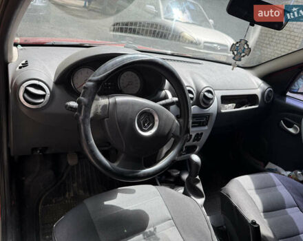 Красный Рено Сандеро, объемом двигателя 1.4 л и пробегом 150 тыс. км за 5200 $, фото 6 на Automoto.ua