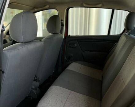 Красный Рено Сандеро, объемом двигателя 1.39 л и пробегом 97 тыс. км за 6199 $, фото 13 на Automoto.ua