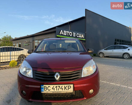 Рено Сандеро 2011 в Львове на Automoto.ua Красный Рено Сандеро, объемом двигателя 1.39 л и пробегом 252 тыс. км за 3700 $, фото 1 на Automoto.ua