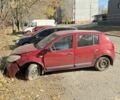 Красный Рено Сандеро, объемом двигателя 1.4 л и пробегом 150 тыс. км за 1500 $, фото 2 на Automoto.ua