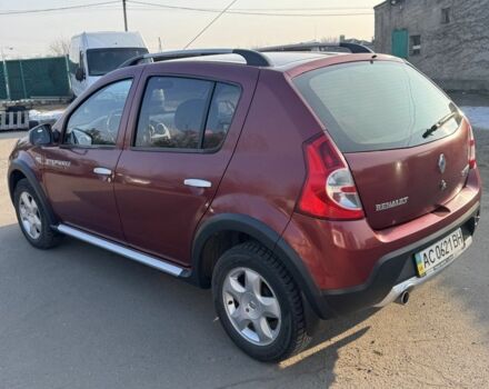 Красный Рено Сандеро, объемом двигателя 1.6 л и пробегом 76 тыс. км за 6800 $, фото 1 на Automoto.ua