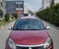 Красный Рено Сандеро, объемом двигателя 1.6 л и пробегом 163 тыс. км за 6500 $, фото 5 на Automoto.ua
