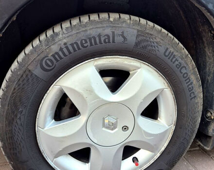 Красный Рено Сандеро, объемом двигателя 1.6 л и пробегом 177 тыс. км за 7500 $, фото 4 на Automoto.ua