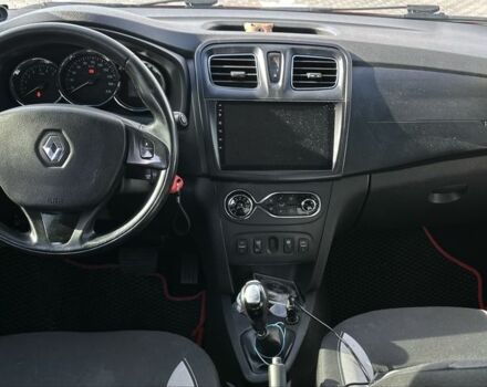 Красный Рено Сандеро, объемом двигателя 1.6 л и пробегом 84 тыс. км за 10900 $, фото 11 на Automoto.ua