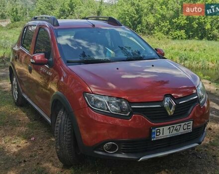 Рено Сандеро 2015 в Полтаве на Automoto.ua Красный Рено Сандеро, объемом двигателя 1.6 л и пробегом 88 тыс. км за 8500 $, фото 1 на Automoto.ua
