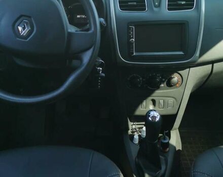 Рено Сандеро 2015 в Полтаве на Automoto.ua Красный Рено Сандеро, объемом двигателя 1.6 л и пробегом 88 тыс. км за 8500 $, фото 17 на Automoto.ua
