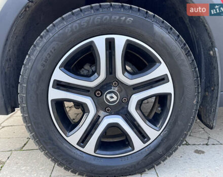 Красный Рено Сандеро, объемом двигателя 1.6 л и пробегом 88 тыс. км за 8799 $, фото 27 на Automoto.ua