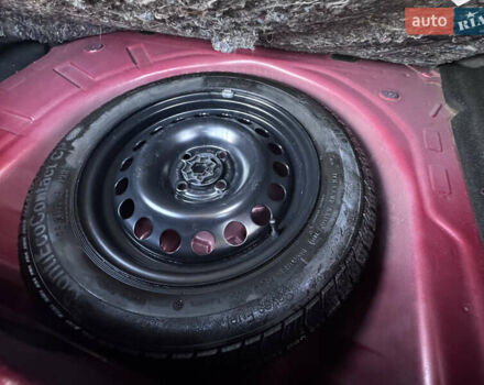 Красный Рено Сандеро, объемом двигателя 1.6 л и пробегом 88 тыс. км за 8799 $, фото 26 на Automoto.ua