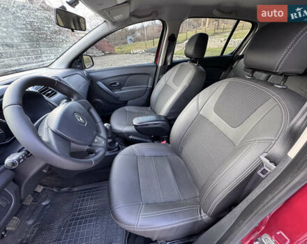 Красный Рено Сандеро, объемом двигателя 1.6 л и пробегом 88 тыс. км за 8799 $, фото 15 на Automoto.ua