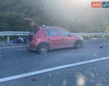 Красный Рено Сандеро, объемом двигателя 1.46 л и пробегом 260 тыс. км за 3950 $, фото 4 на Automoto.ua