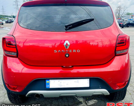 Красный Рено Сандеро, объемом двигателя 1.5 л и пробегом 125 тыс. км за 7900 $, фото 4 на Automoto.ua