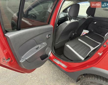 Красный Рено Сандеро, объемом двигателя 1.5 л и пробегом 94 тыс. км за 10700 $, фото 46 на Automoto.ua