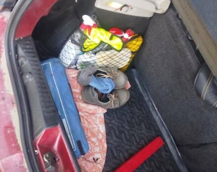 Красный Рено Сандеро, объемом двигателя 1.46 л и пробегом 260 тыс. км за 3950 $, фото 10 на Automoto.ua