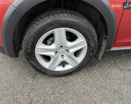 Красный Рено Сандеро, объемом двигателя 1.5 л и пробегом 94 тыс. км за 10700 $, фото 26 на Automoto.ua