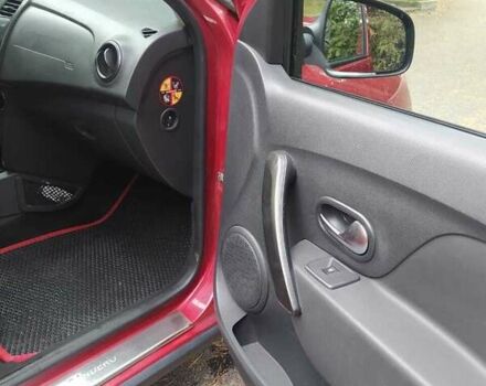 Рено Сандеро 2018 в Днепре (Днепропетровске) на Automoto.ua Красный Рено Сандеро, объемом двигателя 0.9 л и пробегом 66 тыс. км за 9900 $, фото 9 на Automoto.ua