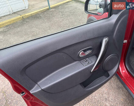 Червоний Рено Сандеро, об'ємом двигуна 0.9 л та пробігом 75 тис. км за 8890 $, фото 13 на Automoto.ua