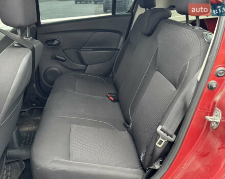 Красный Рено Сандеро, объемом двигателя 1 л и пробегом 80 тыс. км за 6200 $, фото 4 на Automoto.ua