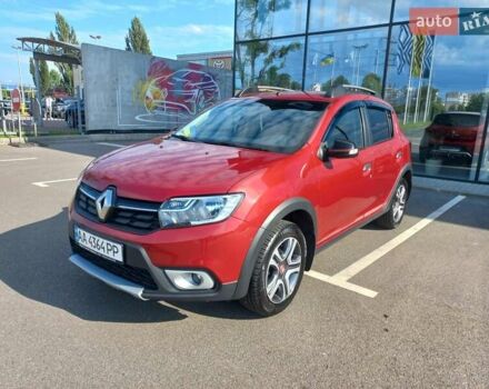 Красный Рено Сандеро, объемом двигателя 0.9 л и пробегом 90 тыс. км за 12000 $, фото 2 на Automoto.ua