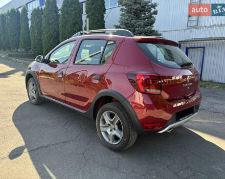 Красный Рено Сандеро, объемом двигателя 0.9 л и пробегом 72 тыс. км за 11000 $, фото 4 на Automoto.ua