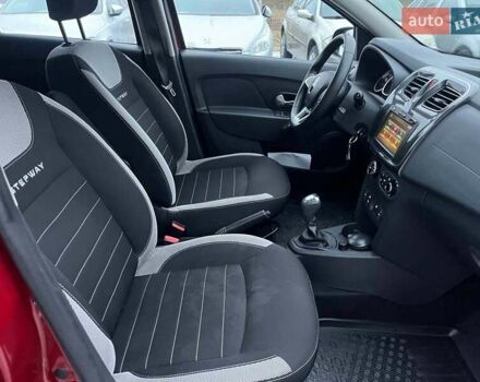 Красный Рено Сандеро, объемом двигателя 0.9 л и пробегом 47 тыс. км за 9790 $, фото 31 на Automoto.ua