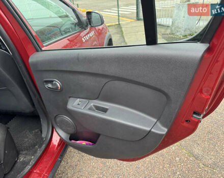 Червоний Рено Сандеро, об'ємом двигуна 0.9 л та пробігом 75 тис. км за 8890 $, фото 25 на Automoto.ua