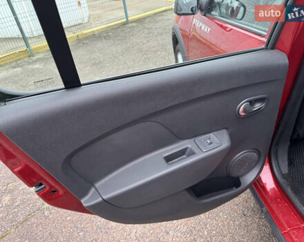 Червоний Рено Сандеро, об'ємом двигуна 0.9 л та пробігом 75 тис. км за 8890 $, фото 20 на Automoto.ua