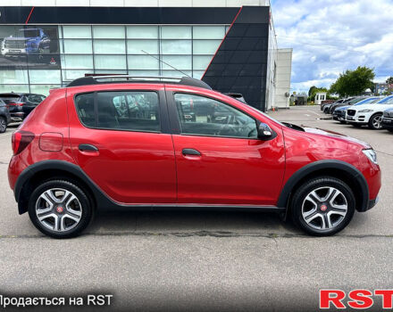 Красный Рено Сандеро, объемом двигателя 1.5 л и пробегом 159 тыс. км за 10950 $, фото 7 на Automoto.ua
