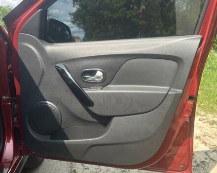 Красный Рено Сандеро, объемом двигателя 0.9 л и пробегом 125 тыс. км за 9300 $, фото 9 на Automoto.ua