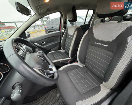 Червоний Рено Сандеро, об'ємом двигуна 0.9 л та пробігом 75 тис. км за 8890 $, фото 15 на Automoto.ua