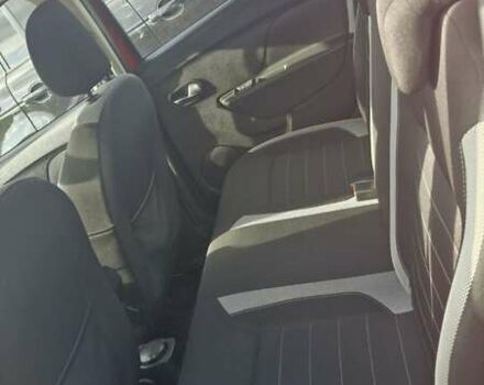 Красный Рено Сандеро, объемом двигателя 0.9 л и пробегом 108 тыс. км за 11500 $, фото 7 на Automoto.ua