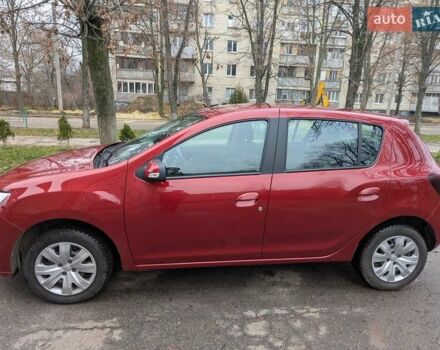 Красный Рено Сандеро, объемом двигателя 0.9 л и пробегом 18 тыс. км за 11000 $, фото 2 на Automoto.ua