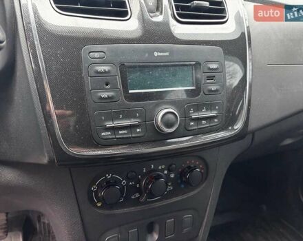 Красный Рено Сандеро, объемом двигателя 1 л и пробегом 43 тыс. км за 9880 $, фото 18 на Automoto.ua