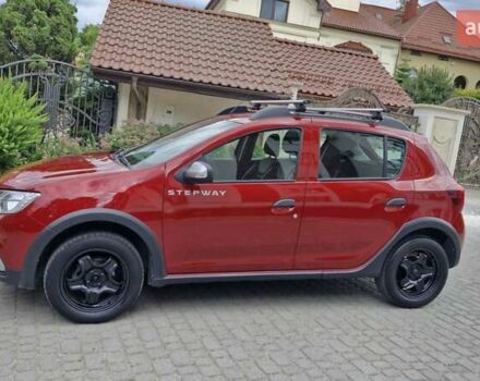 Красный Рено Сандеро, объемом двигателя 0.9 л и пробегом 108 тыс. км за 11500 $, фото 2 на Automoto.ua