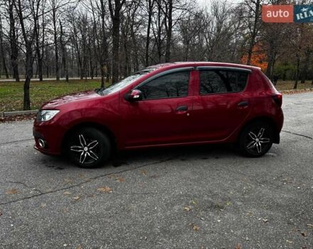 Красный Рено Сандеро, объемом двигателя 1 л и пробегом 43 тыс. км за 9880 $, фото 3 на Automoto.ua