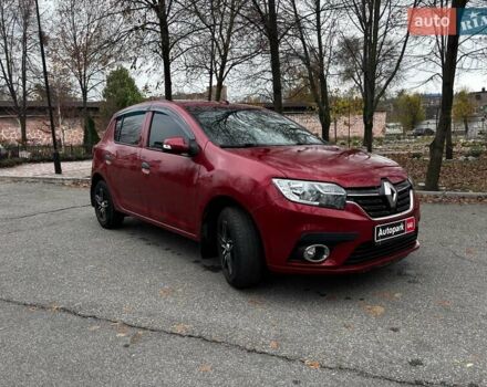 Красный Рено Сандеро, объемом двигателя 1 л и пробегом 43 тыс. км за 9880 $, фото 2 на Automoto.ua