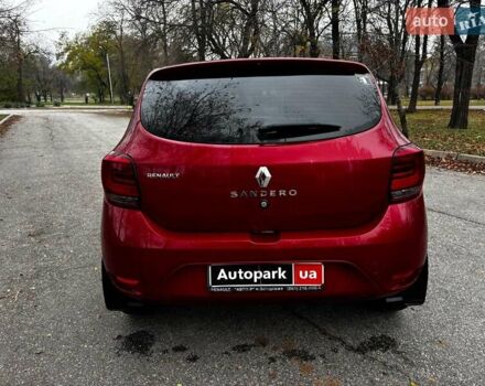 Красный Рено Сандеро, объемом двигателя 1 л и пробегом 43 тыс. км за 9880 $, фото 5 на Automoto.ua