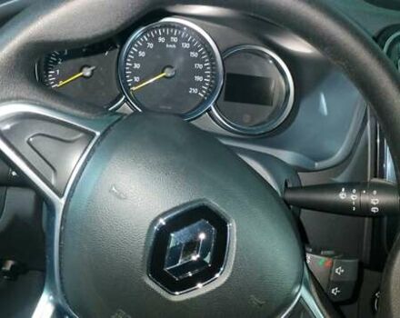 Красный Рено Сандеро, объемом двигателя 0.9 л и пробегом 48 тыс. км за 9678 $, фото 3 на Automoto.ua