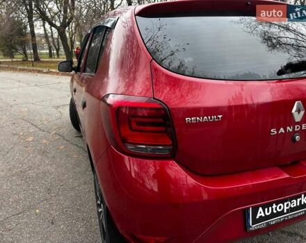 Красный Рено Сандеро, объемом двигателя 1 л и пробегом 43 тыс. км за 9880 $, фото 10 на Automoto.ua